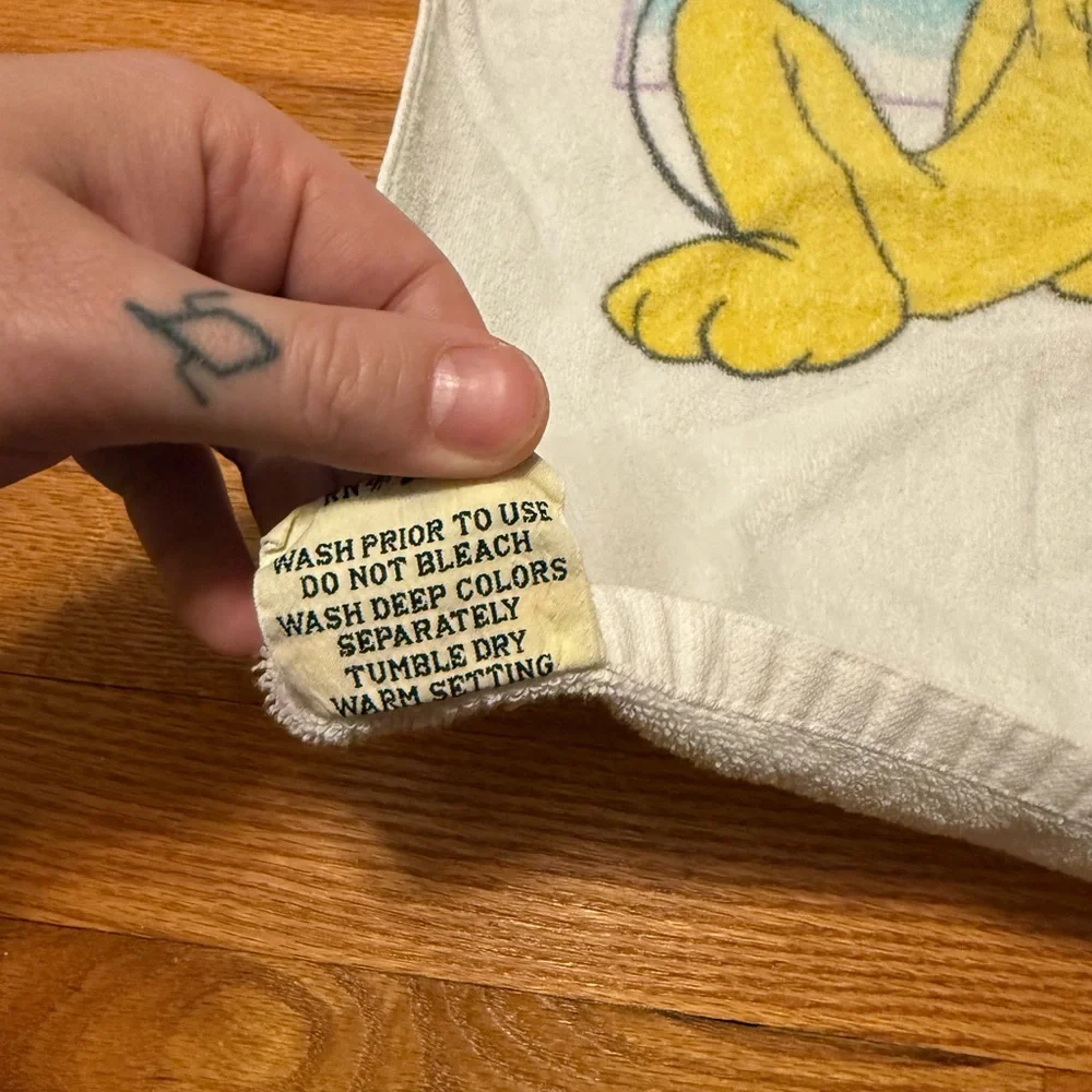 90s Disney Scuba Diving Towel Beach collectible Disneyland goofy Mickey Mouse